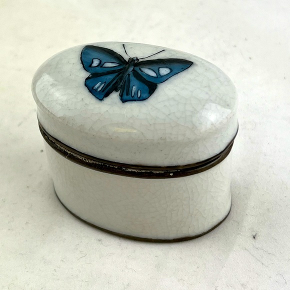 Decorative Butterfly Mini Porcelain Box - Picture 1 of 4